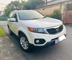 2012 Kia Sorento - Fully Loaded, First Owner, Pearl White